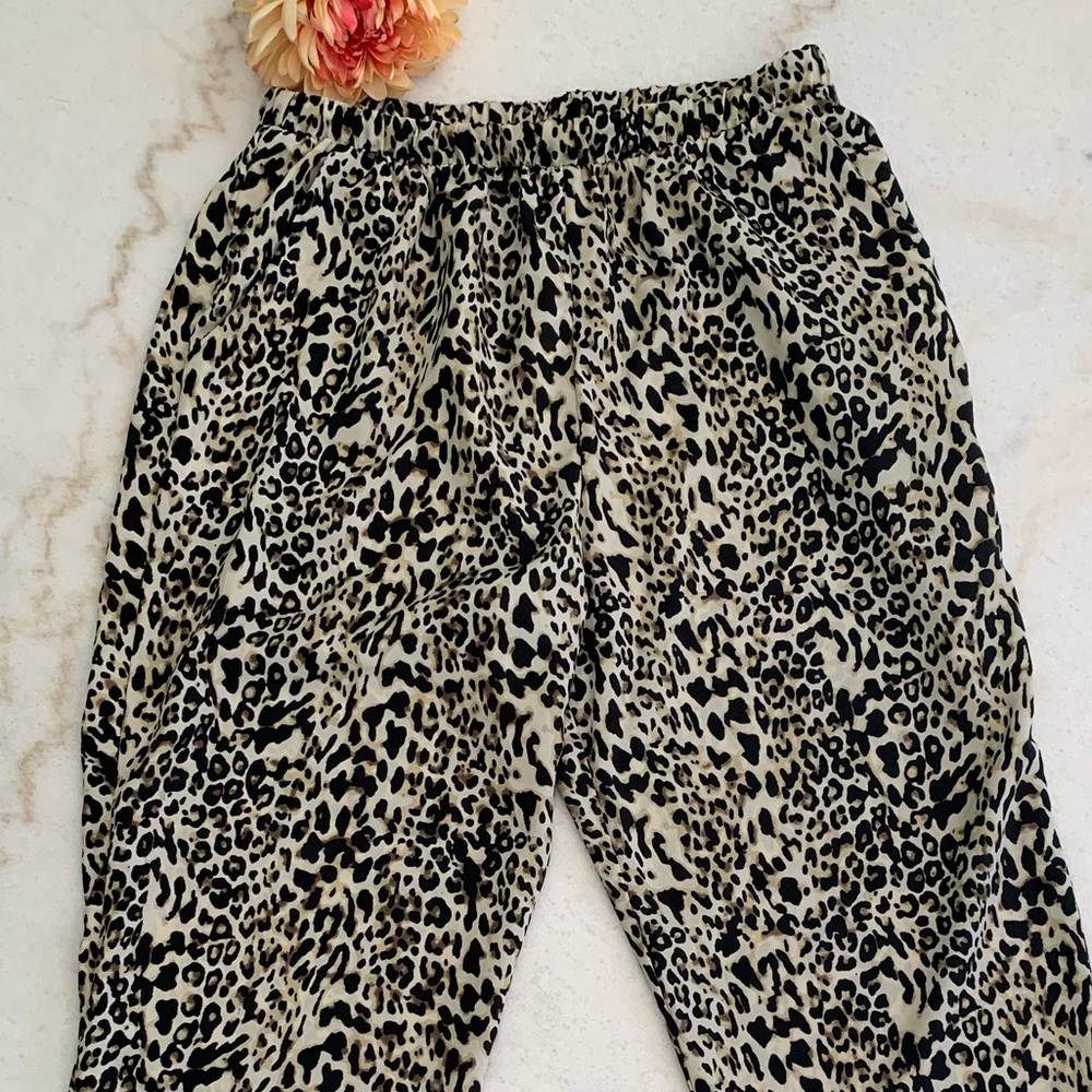 NWOT Forever 21 Wide Leg Leopard Pants - Picture 3 of 7